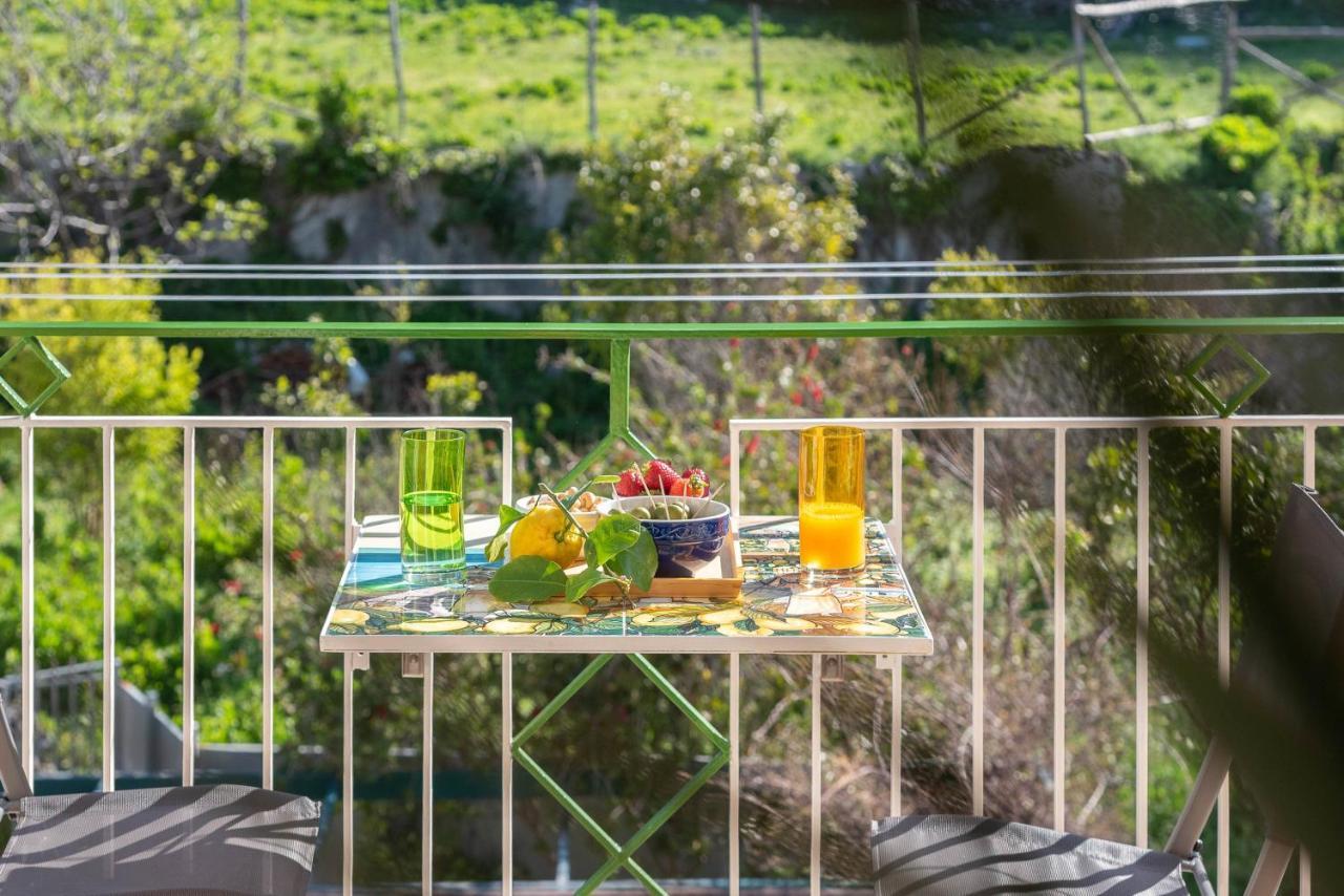 Casa Aura - Amalfi Coast Apartman Maiori Kültér fotó